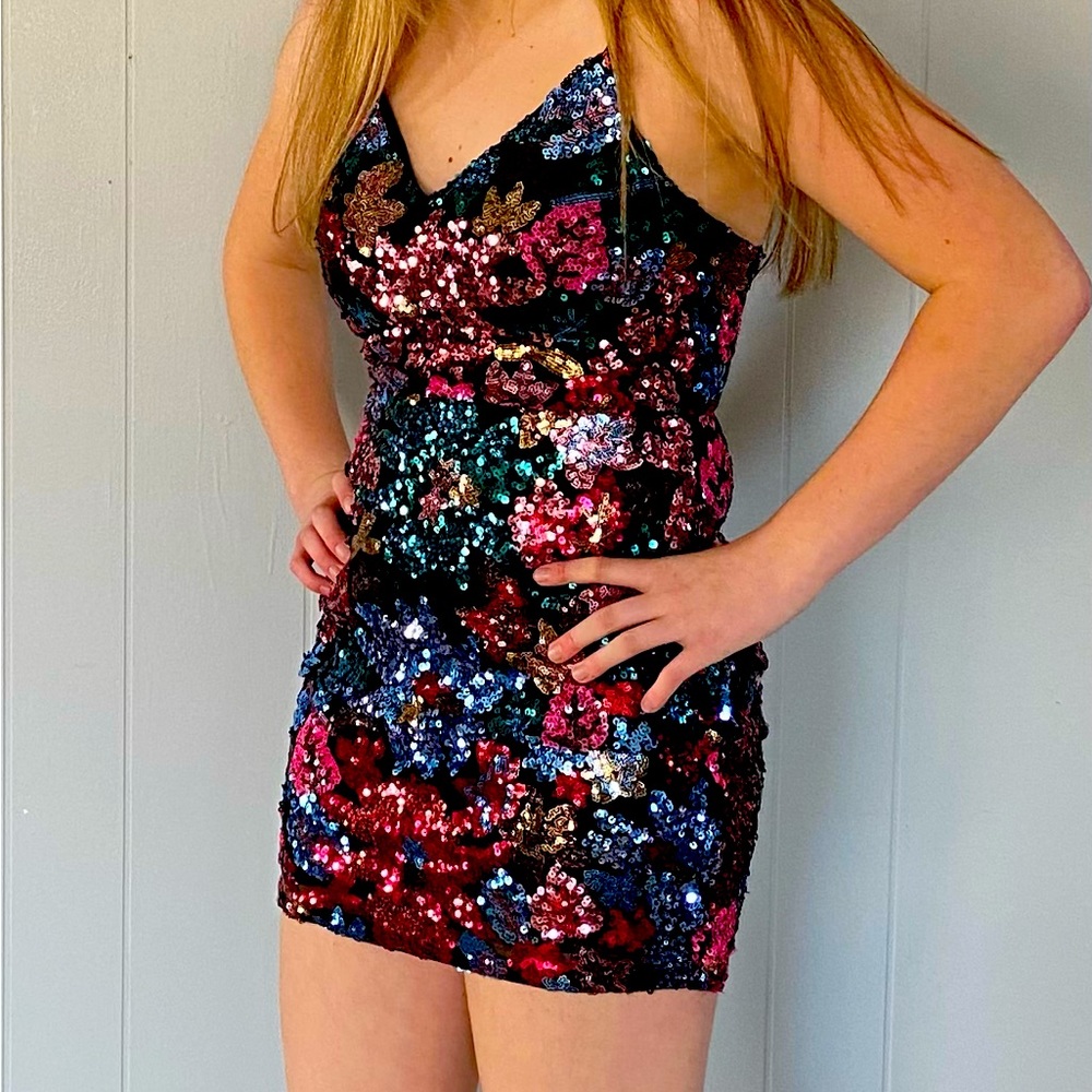 Formal Dress prom short multi color sequin Black base ,size 7,Crystal Doll
